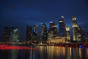 新加坡城市夜景璀璨风光