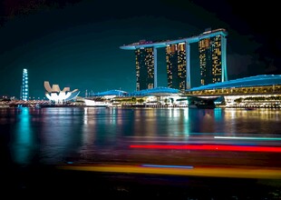 新加坡滨海湾夜景璀璨