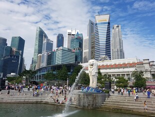 新加坡城市景观中的喷泉