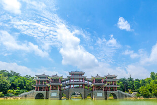 南宁倒影廊桥