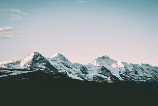 壮丽雪山景观