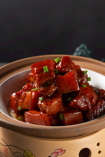 砂煲红烧肉