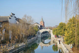 江南水乡拱桥美景