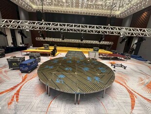 室内圆形舞台搭建现场 欧思文化