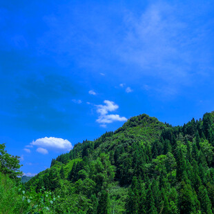 青山蓝天美景