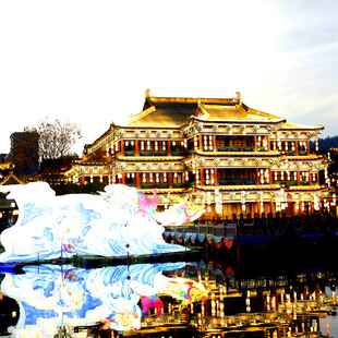 中式古建筑夜景倒影之美