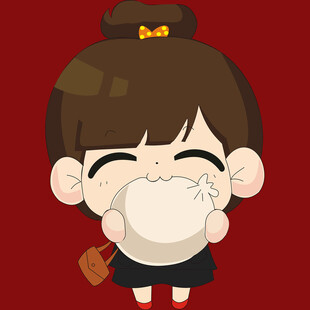 可爱女孩用纸巾擦嘴