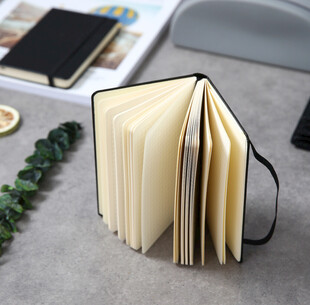 简约折叠笔记本展示