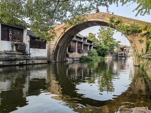 江南水乡石拱桥风景