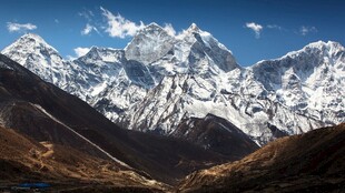 壮丽雪山景观