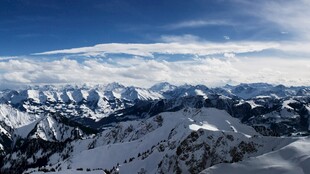 壮丽雪山景观