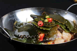 锅中美味海带炖菜