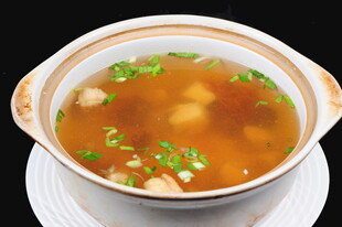 美味鲜香的肉丸蔬菜汤