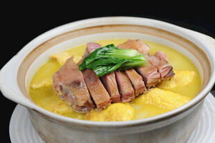 蛋饺咸鸡煲