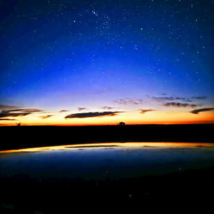 湖畔星空晚霞美丽景象