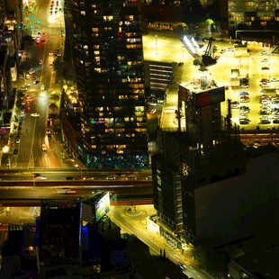 城市夜景俯瞰图