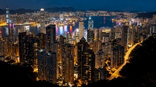 香港山顶俯瞰维港全夜景车流