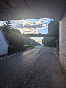 公路尽头的天光与景致