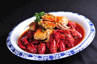 香辣小龙虾配大闸蟹