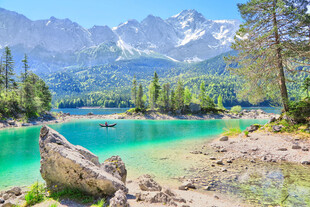 美丽的高山湖泊自然景观