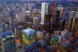 繁华都市夜景俯瞰
