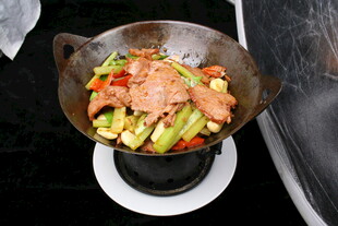 干锅巴掌牛肉