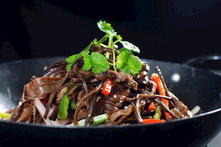干锅茶树菇