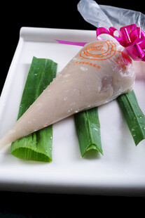 鲜虾酿尖椒美食摆盘