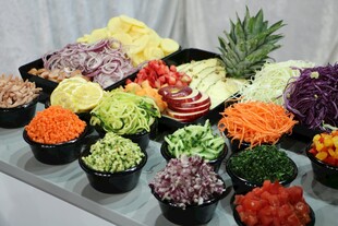 多彩新鲜蔬菜拼盘展示