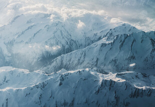 壮丽雪山景观