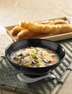蔬菜粥与油条