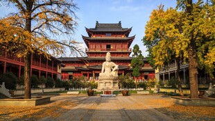 中式古建筑庭院秋日景致