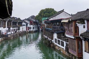 江南水乡古宅沿河景致