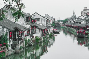 江南水乡古宅临水风景