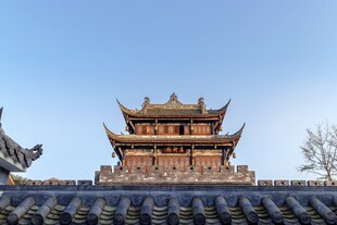 午后的都江堰宣化门古城楼