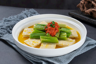 苋菜梗烧豆腐