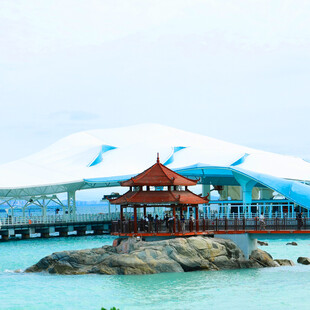 海上亭阁与现代建筑景观