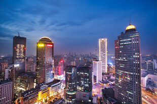 繁华都市夜景俯瞰