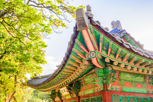 传统中式古建筑精美屋檐
