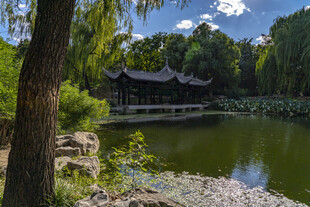 湖畔古建美景