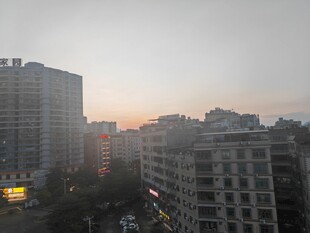 城市黄昏高楼景观