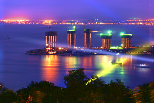 海滨璀璨夜景城市风光