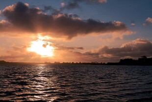 海上日落美景