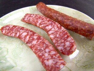 美味切片香肠展示