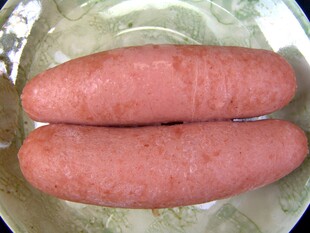 两根美味火腿肠