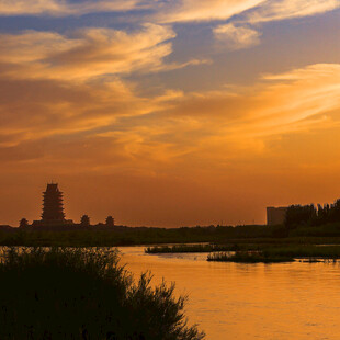 河畔落日美景