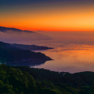 海边日出山林美景