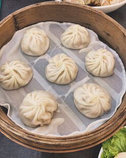 竹笼里的美味小笼包