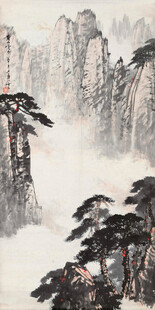 水墨山水间的巍峨群峰