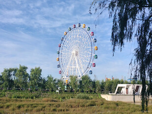 户外摩天轮美景